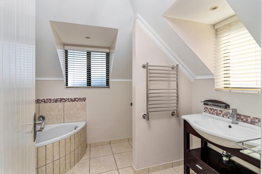 4 Bedroom Property for Sale in Pezula Golf Estate Western Cape